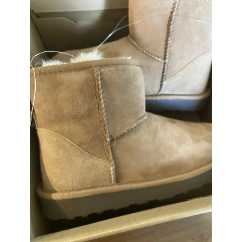 Kirkland Signature NIB Shearling Boots Women's Size 7 Tan